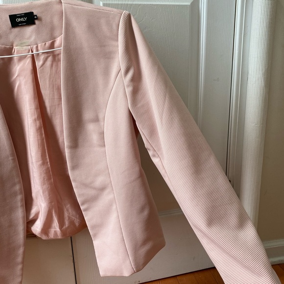 Pink Jacket - Picture 3 of 4